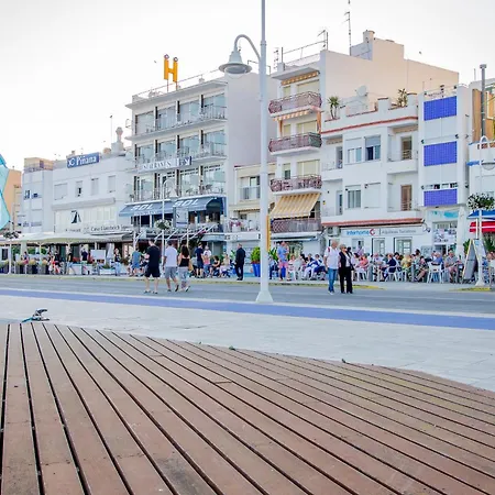 En El Puerto De * إليامبويا